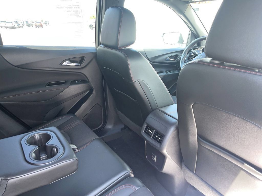 Used 2024 Chevrolet Equinox RS FWD image 29