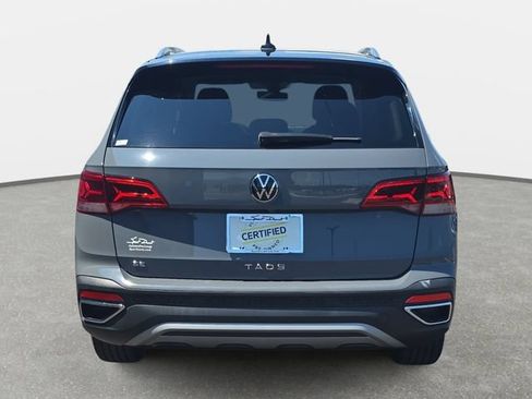 Used 2023 Volkswagen Taos SE w/ Panoramic Sunroof Package FWD image 6