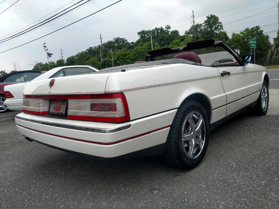 Used 1990 Cadillac Allante FWD image 23