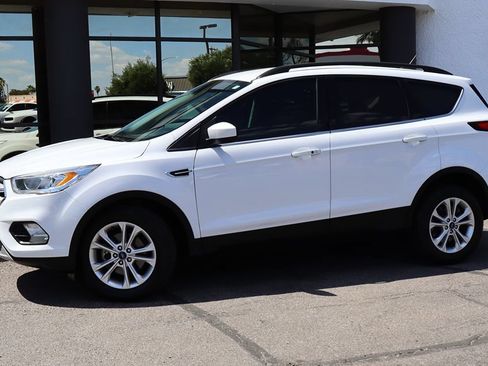 Used 2019 Ford Escape SEL FWD image 4