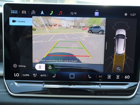 Used 2025 Volkswagen Tiguan SE image 20