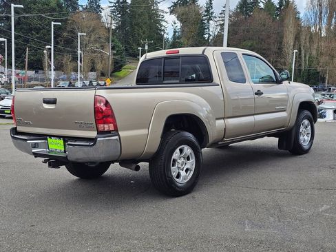 Used 2006 Toyota Tacoma PreRunner image 9