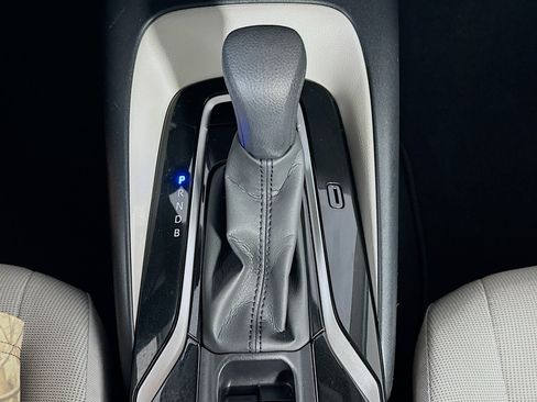Used 2020 Toyota Corolla LE FWD image 23