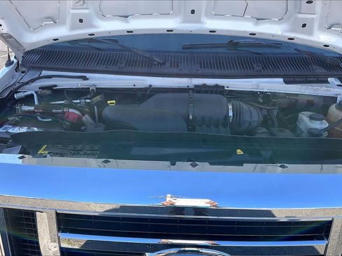 Used 2011 Ford E-350 and Econoline 350 XLT RWD image 9