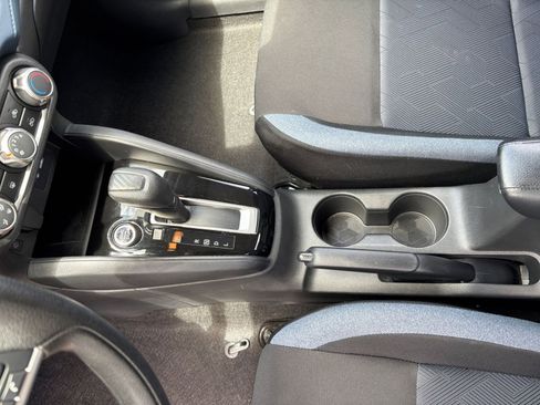 Used 2025 Nissan Versa SV FWD image 39