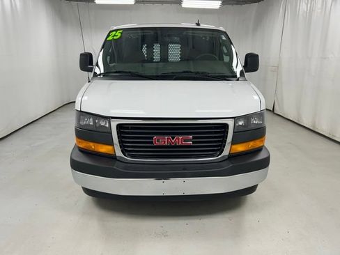 Used 2025 GMC Savana 2500 w/ Driver Convenience Package RWD image 3
