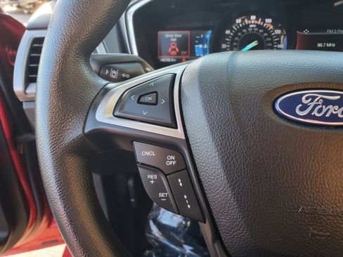 Used 2020 Ford Fusion SE image 13