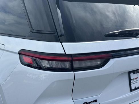 New 2025 Jeep Grand Cherokee Summit w/ Obsidian Package image 7