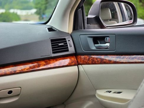 Used 2011 Subaru Outback 3.6R Limited w/ PWR Moonroof Pkg image 21