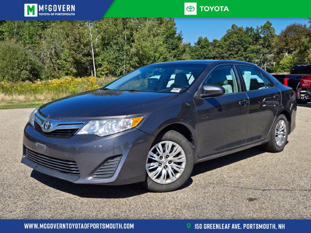 Used 2014 Toyota Camry LE FWD image 1