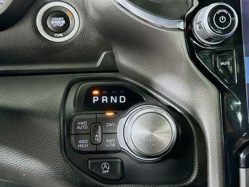 Used 2025 RAM 1500 Laramie image 25