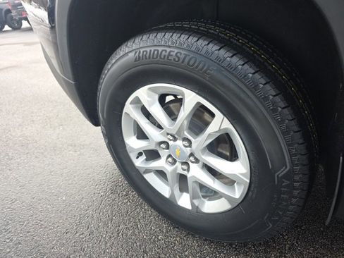 Used 2022 Chevrolet Traverse LS image 10