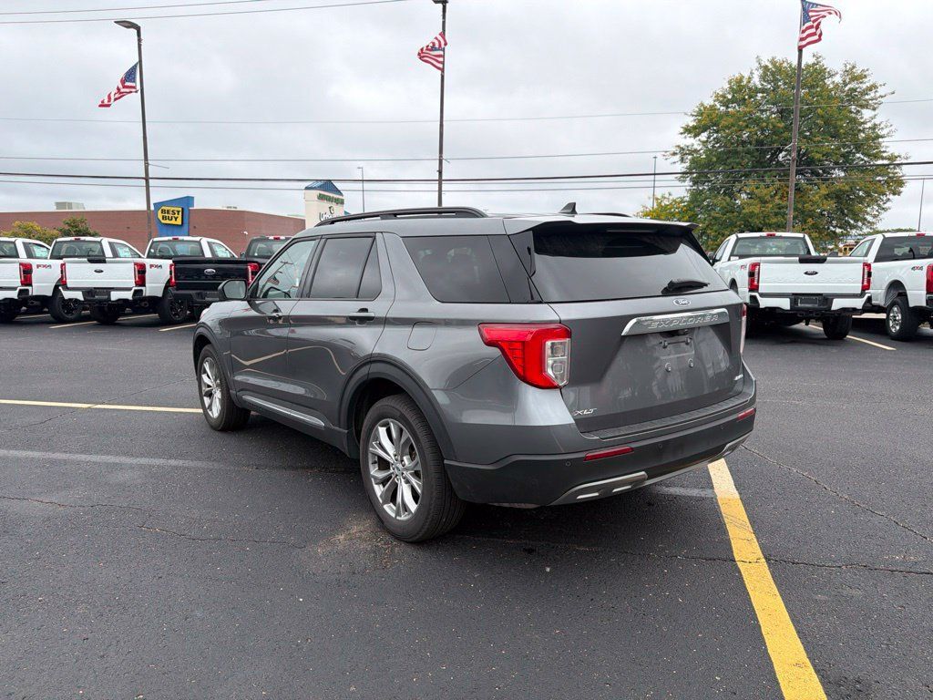 Used 2023 Ford Explorer XLT w/ Equipment Group 202A AWD/4WD image 7