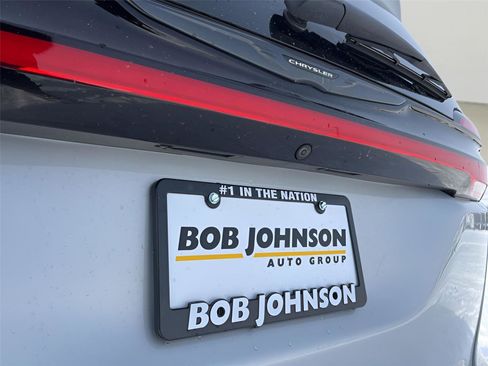 Used 2024 Chrysler Pacifica Touring-L w/ S Appearance Package image 37