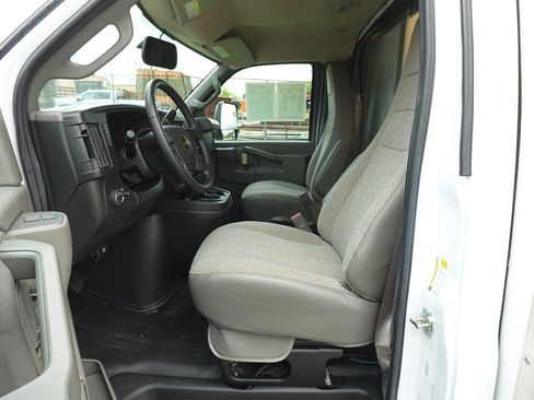 Used 2022 Chevrolet Express 3500 w/ Power Convenience Package RWD image 19