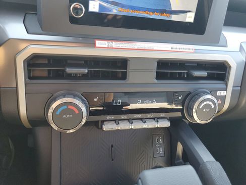 Certified 2026 Toyota Tacoma TRD Off-Road AWD/4WD image 27
