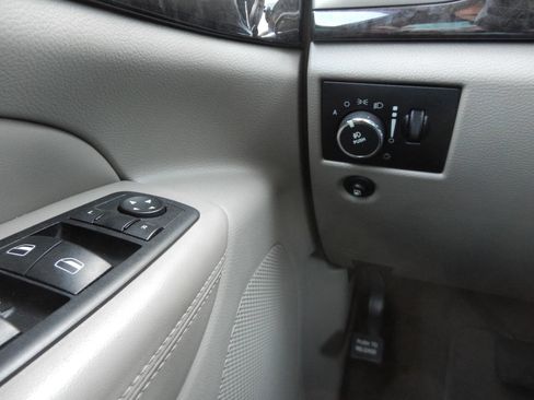 Used 2011 Jeep Grand Cherokee Laredo AWD/4WD image 42