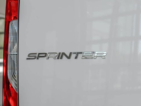 Used 2025 Mercedes-Benz Sprinter 2500 image 21
