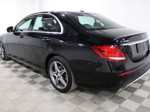 Used 2017 Mercedes-Benz E 300 4MATIC image 28