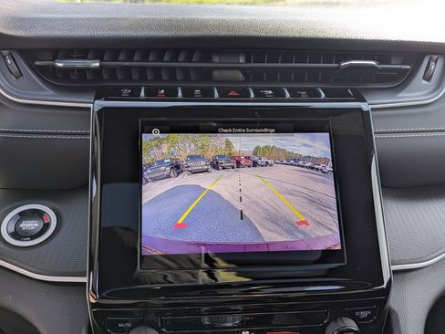 Used 2024 Jeep Grand Cherokee L Laredo w/ Trailer Tow Package image 23