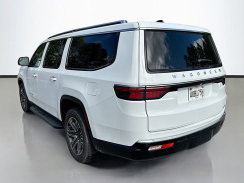 Used 2024 Jeep Wagoneer L Series II image 5