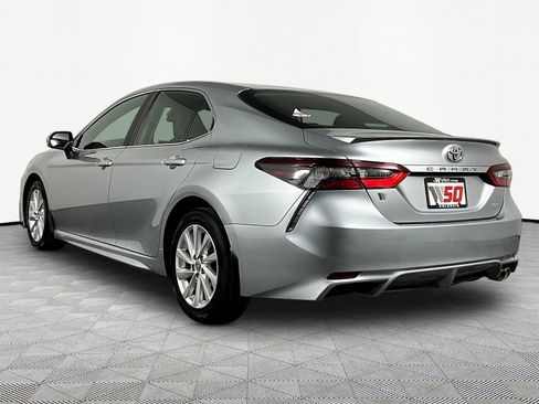 Used 2023 Toyota Camry SE FWD image 4