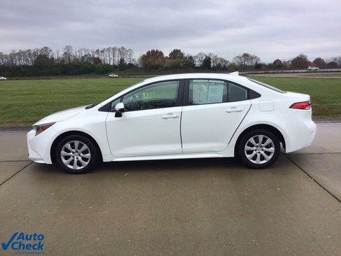Used 2024 Toyota Corolla LE image 8