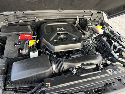 Used 2022 Jeep Wrangler Unlimited Sport image 26