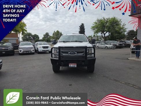 Used 2017 Ford F350 Lariat w/ Lariat Value Package AWD/4WD image 4