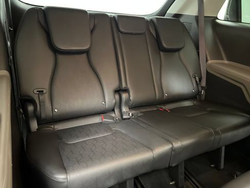 Used 2026 Kia Carnival LXS FWD image 39