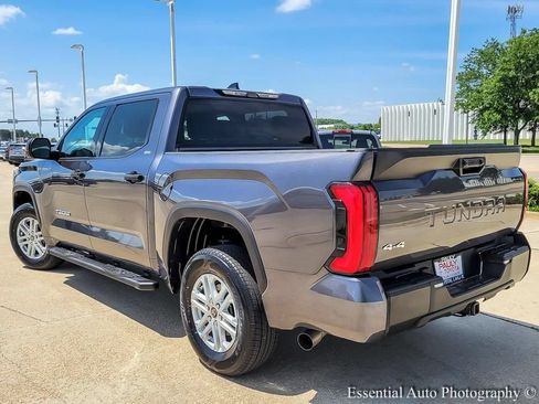 Used 2022 Toyota Tundra SR5 AWD/4WD image 7