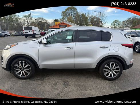 Used 2017 Kia Sportage EX w/ EX Technology Package image 10