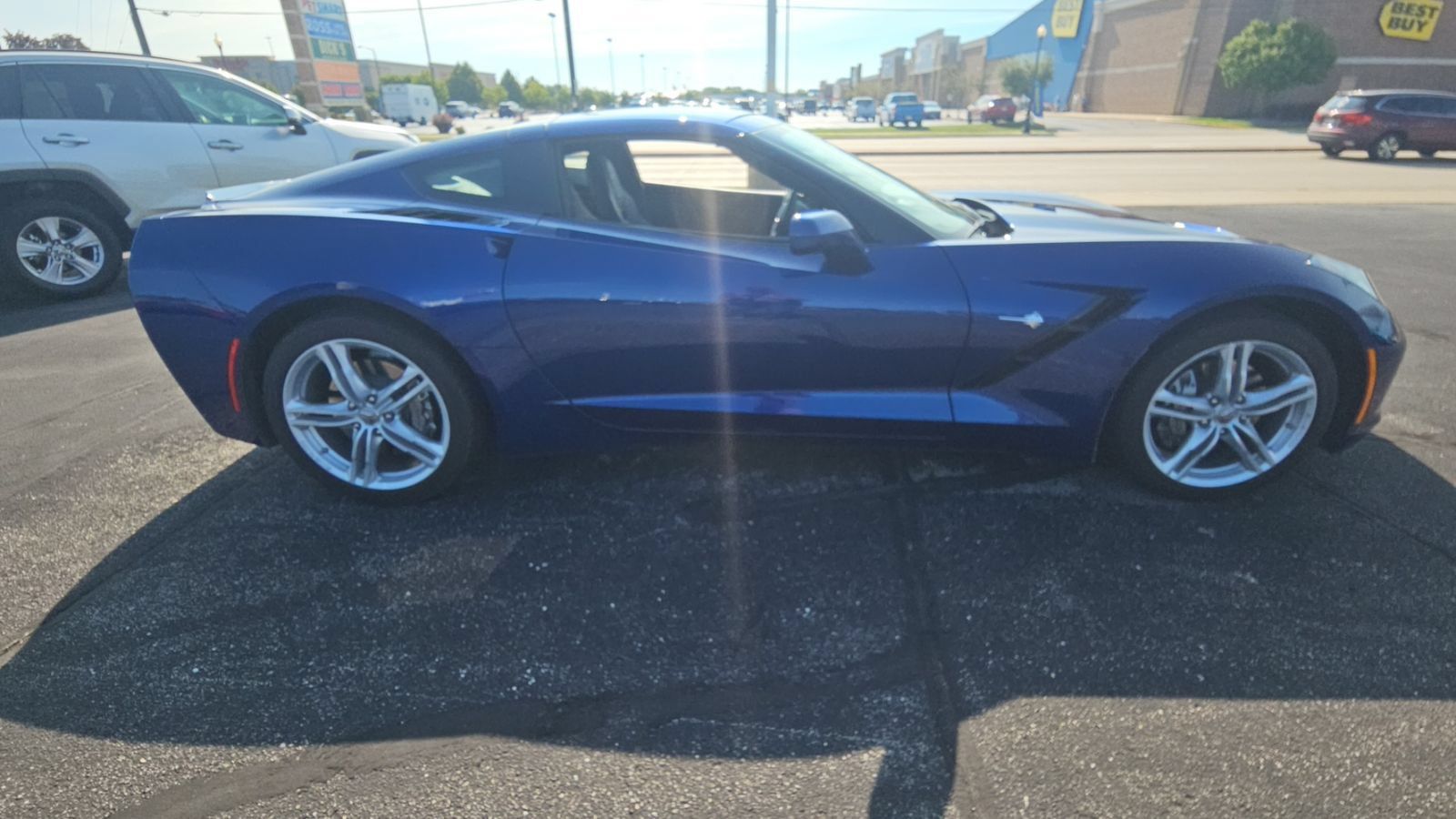 Used 2017 Chevrolet Corvette Stingray Coupe w/ 1LT RWD image 2