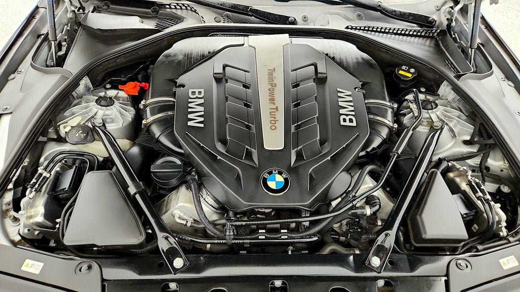 Used 2016 BMW 550i Sedan RWD image 28
