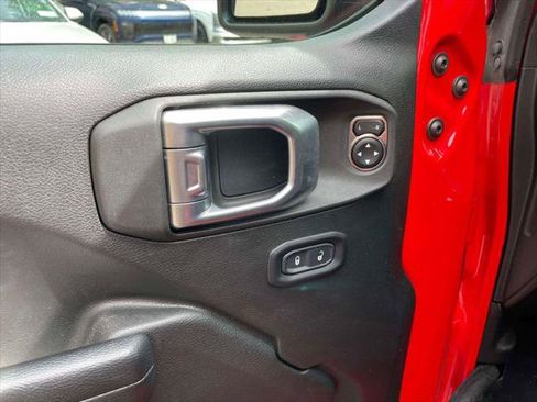Used 2022 Jeep Gladiator Sport AWD/4WD image 17