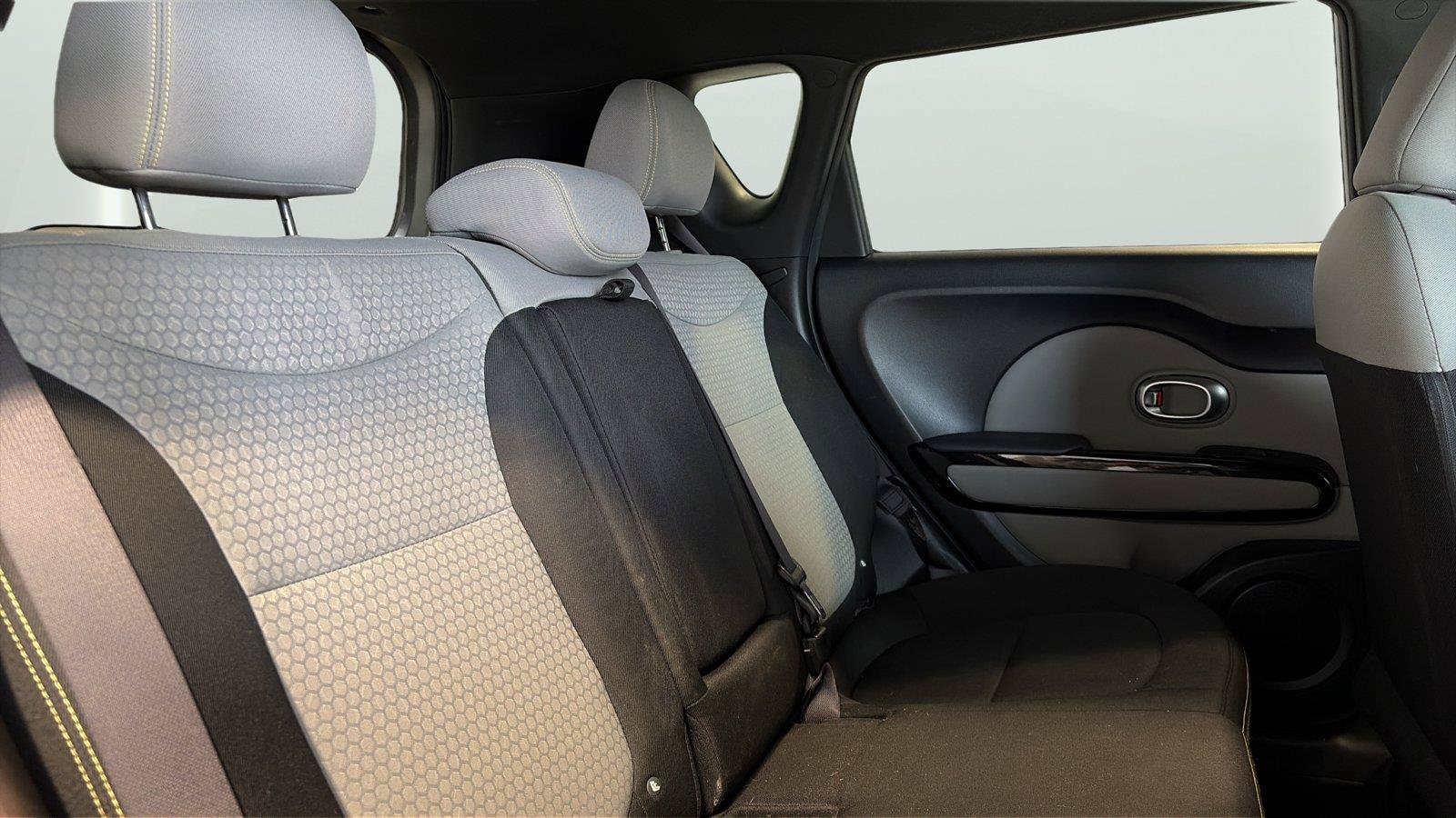 Used 2016 Kia Soul + w/ Audio Package FWD image 15