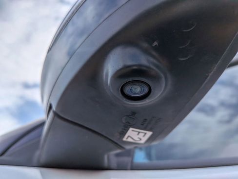 Used 2020 Nissan Kicks SR w/ SR Premium Package image 12