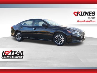 Used 2024 Nissan Altima 2.5 SV