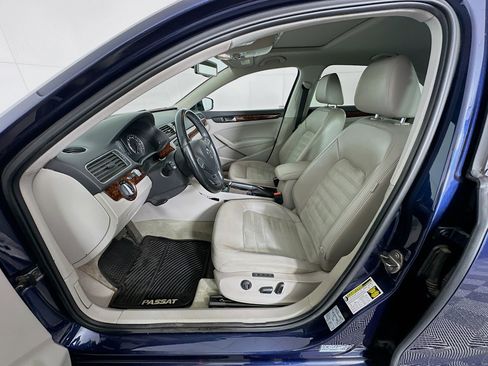 Used 2013 Volkswagen Passat TDI SEL Premium image 13