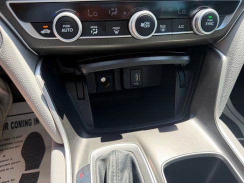 Used 2020 Honda Accord LX image 30