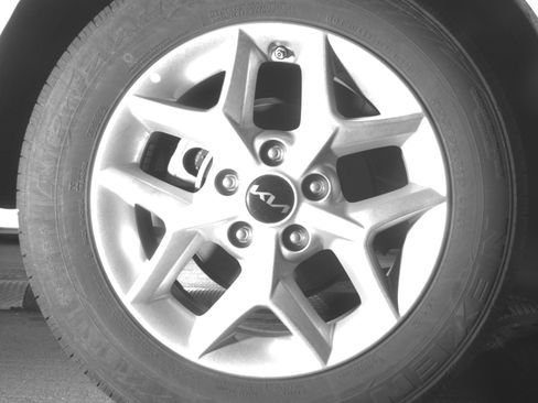 Used 2025 Kia Soul LX w/ LX Technology Package FWD image 15