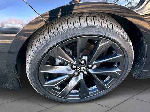 Used 2023 Toyota Corolla SE w/ SE Premium Package image 11
