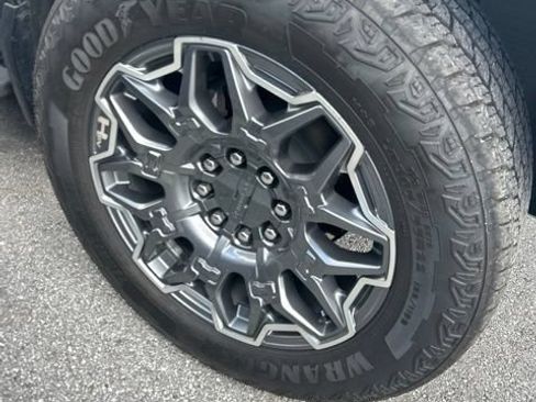 Certified 2025 GMC Hummer EV 3X AWD/4WD image 4