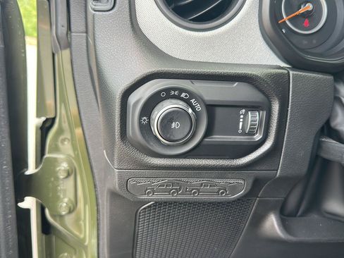 Used 2024 Jeep Wrangler Unlimited Sport AWD/4WD image 15