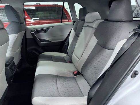 Used 2022 Toyota RAV4 XLE w/ XLE Grade Weather Package AWD/4WD image 18