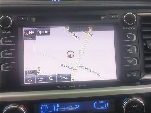 Used 2019 Toyota Highlander XLE AWD/4WD image 13
