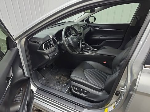 Used 2024 Toyota Camry SE image 28