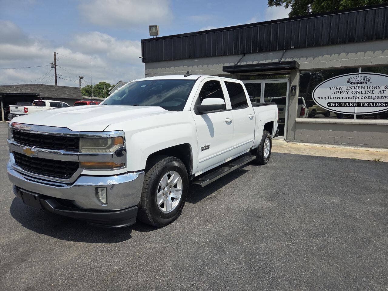 Used 2018 Chevrolet Silverado 1500 LT w/ LT Eassist Package RWD image 2