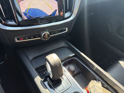 Used 2024 Volvo S60 B5 Core FWD image 26