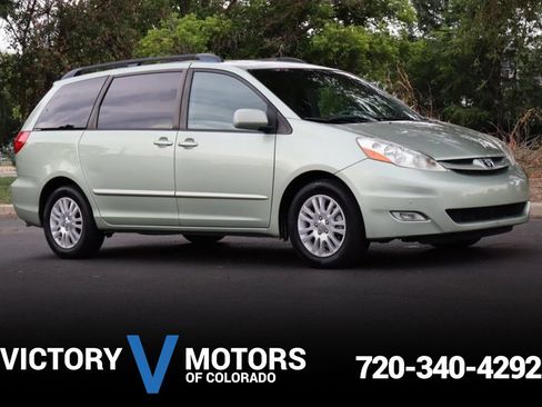 Used 2009 Toyota Sienna XLE FWD image 1